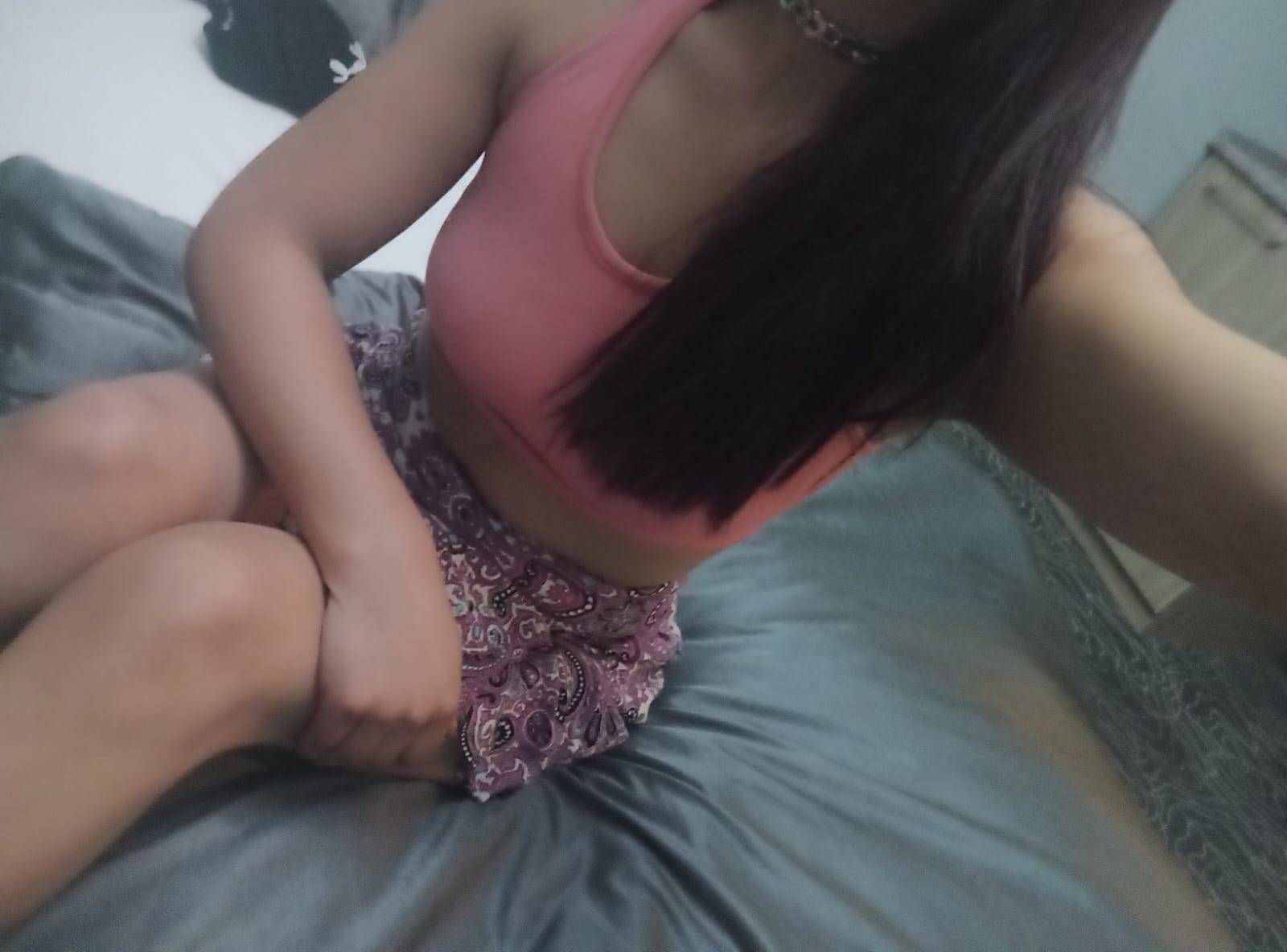 Küçükçekmece Escort Bayan Cemreyle Tutkulu Gecelerin Keyfini Çıkarın